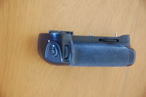 D14 battery grip - battery,